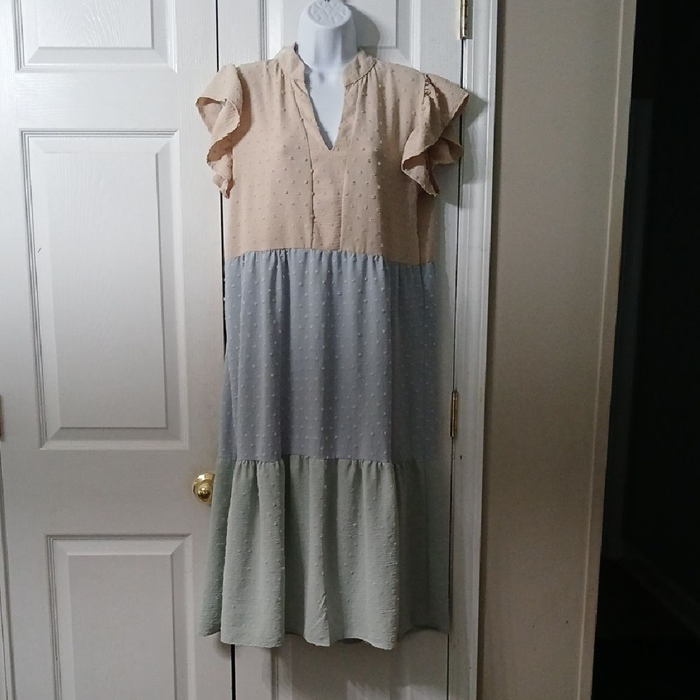 Pixi  + Ivy  tan light blue mint green maxi dress Sz M EUC